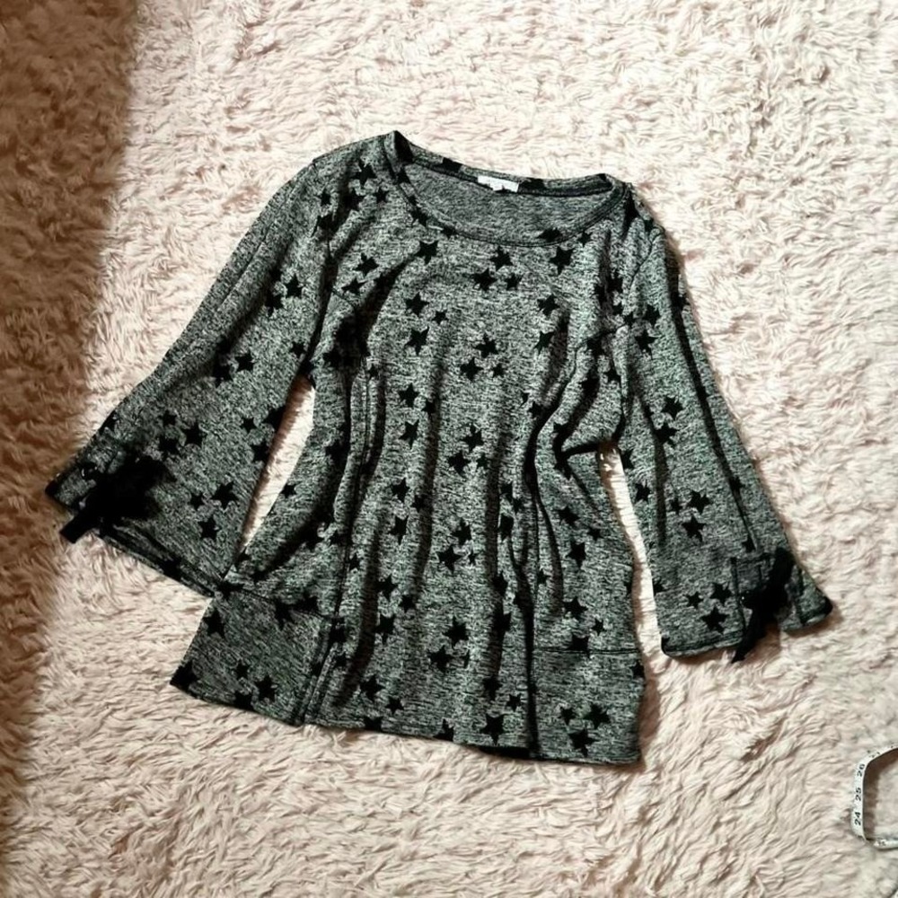 Edgy Grunge Monochrome Luxury Punk Retro Bell Sleeve Alt Star Sweater Womens